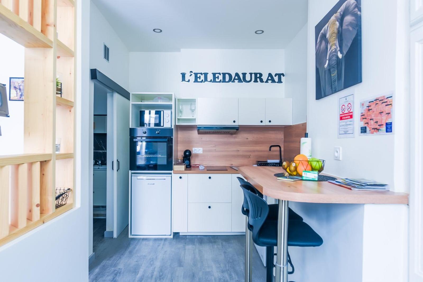 L' Eledaurat : Standing Centre